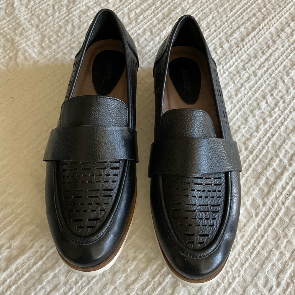 EARTH Masio Black Leather Slip-on Loafers, Size 10